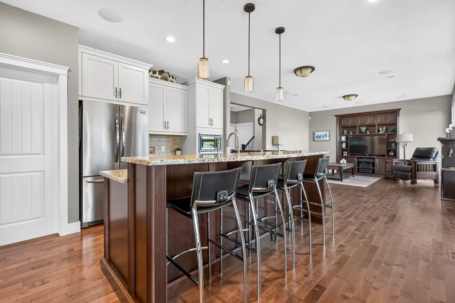 Raised eating bar